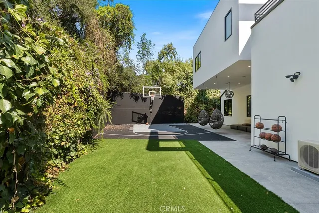 $7,377,777 | 4653 Vanalden Avenue, Tarzana, CA 91356