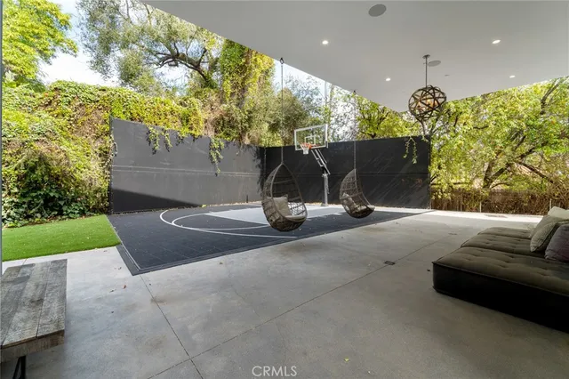 $7,377,777 | 4653 Vanalden Avenue, Tarzana, CA 91356