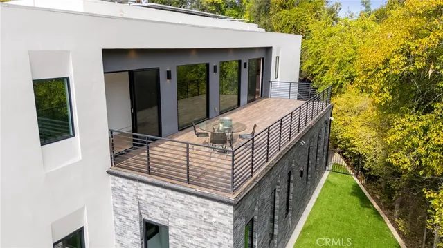 $7,377,777 | 4653 Vanalden Avenue, Tarzana, CA 91356