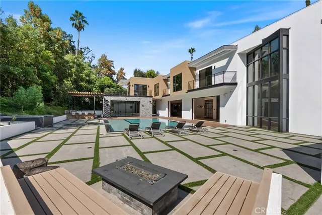 $7,377,777 | 4653 Vanalden Avenue, Tarzana, CA 91356