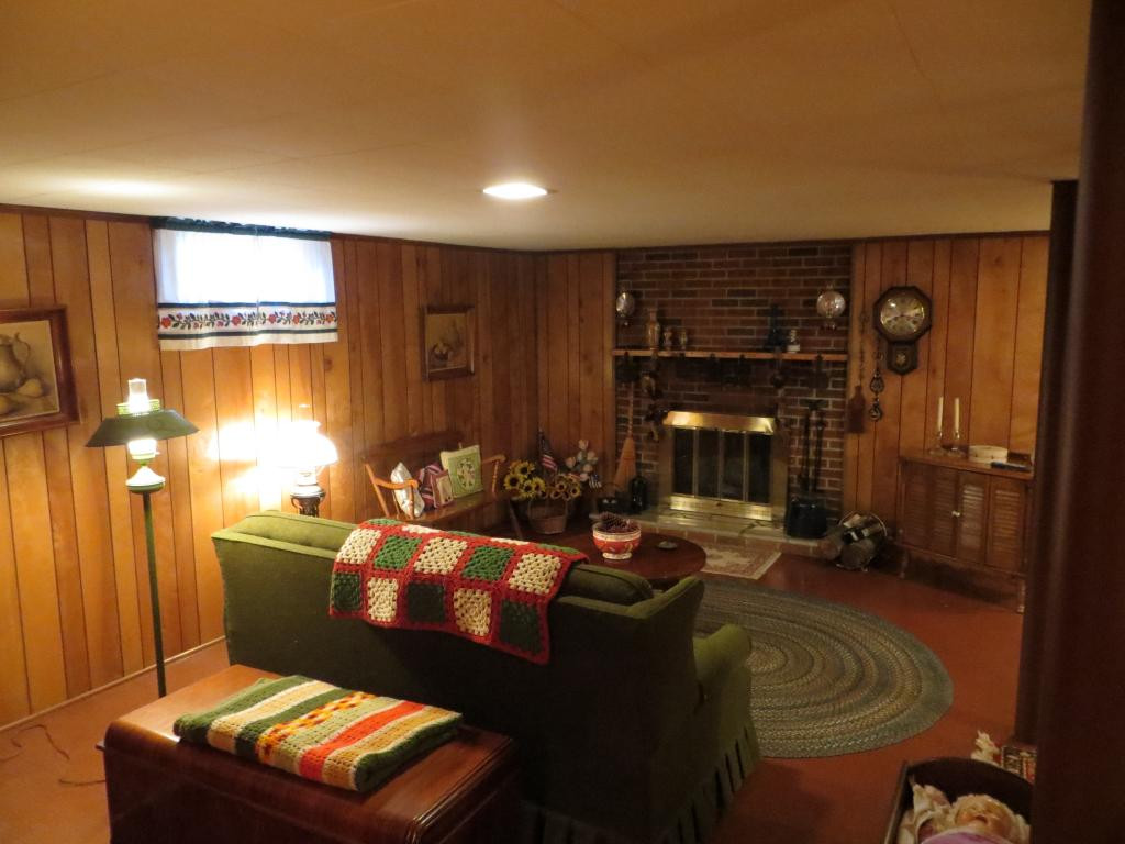 310 Lynfield Road Bristol, TN 37620 - Photo 18 of 21 rec room