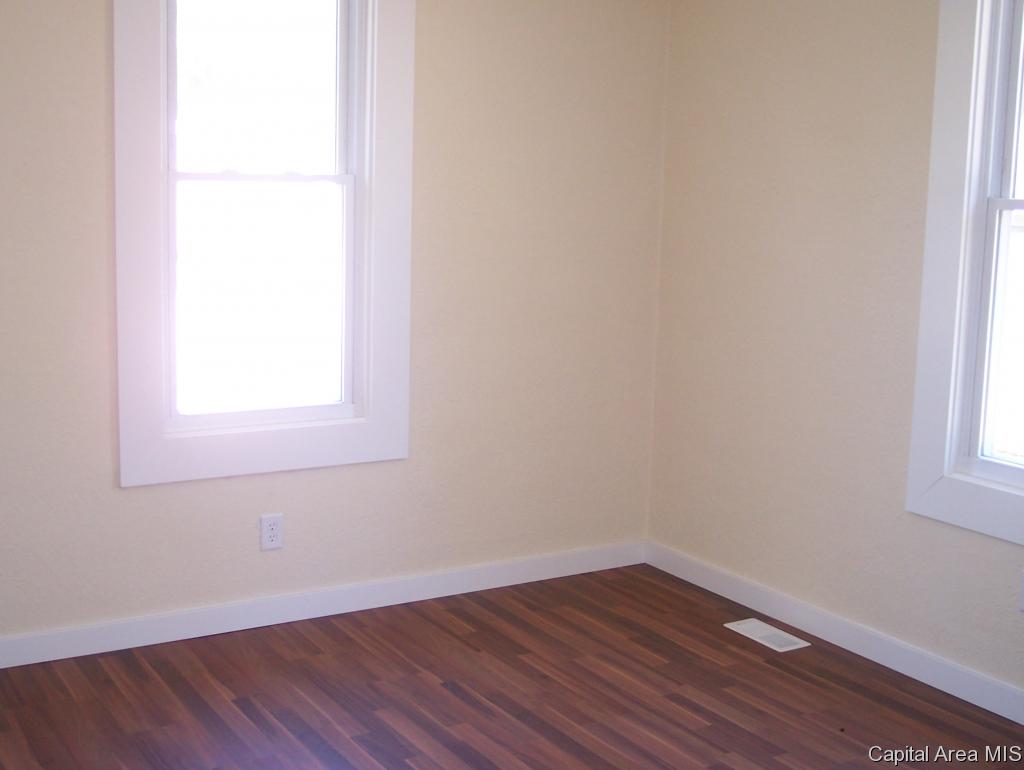2253 Yale Boulevard Springfield, IL 62703 - Photo 12 of 19
