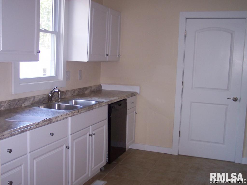2253 Yale Boulevard Springfield, IL 62703 - Photo 14 of 19