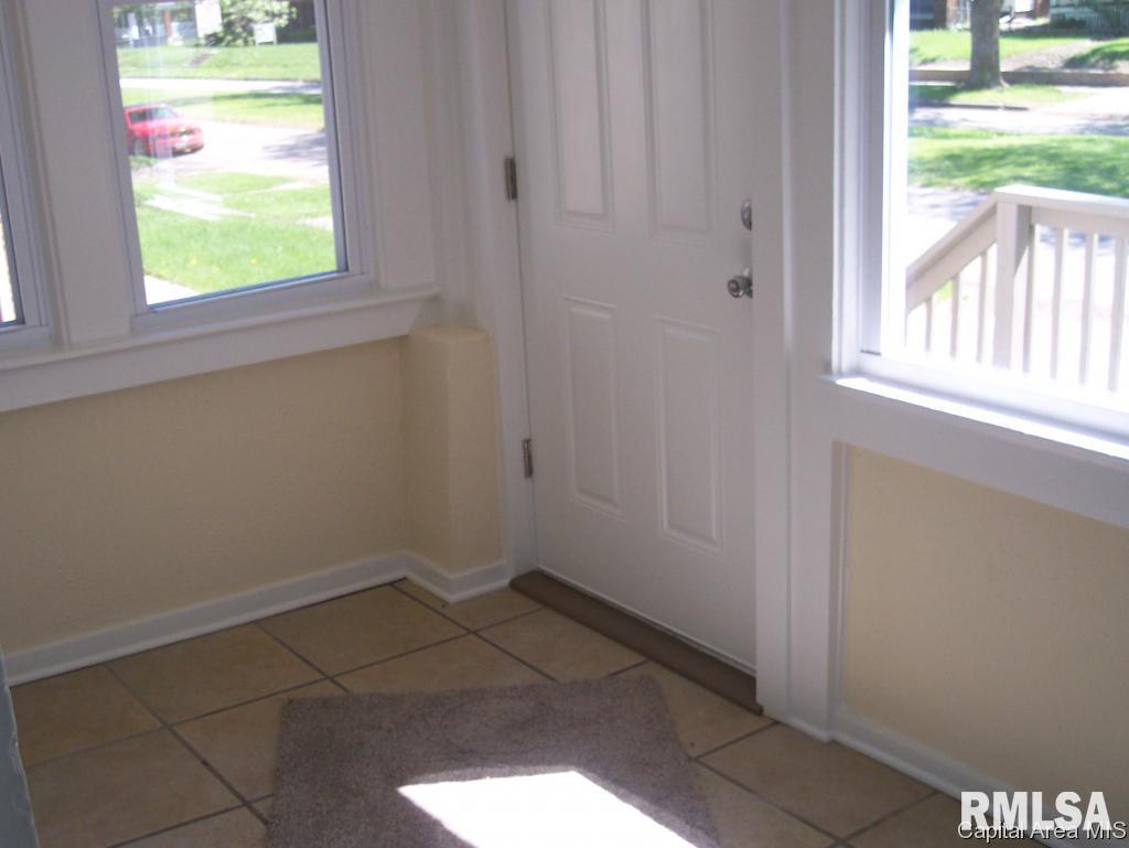 2253 Yale Boulevard Springfield, IL 62703 - Photo 5 of 19
