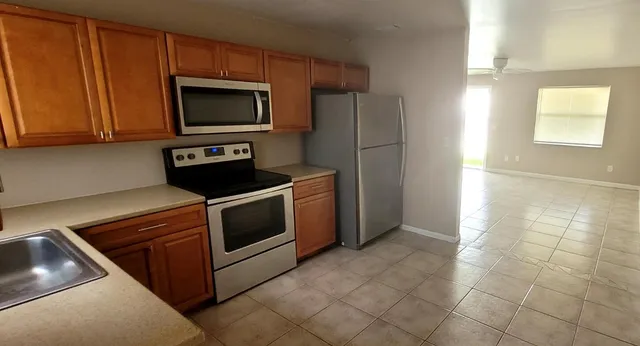 $1,625 | 164 West 14th Street, Unit 1, Riviera Beach, FL 33404