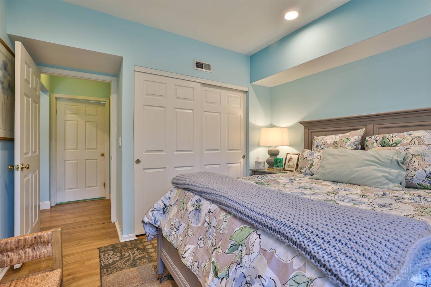 5345 Cooper Road, Unit H Montgomery, OH 45242 - Photo 21 of 32