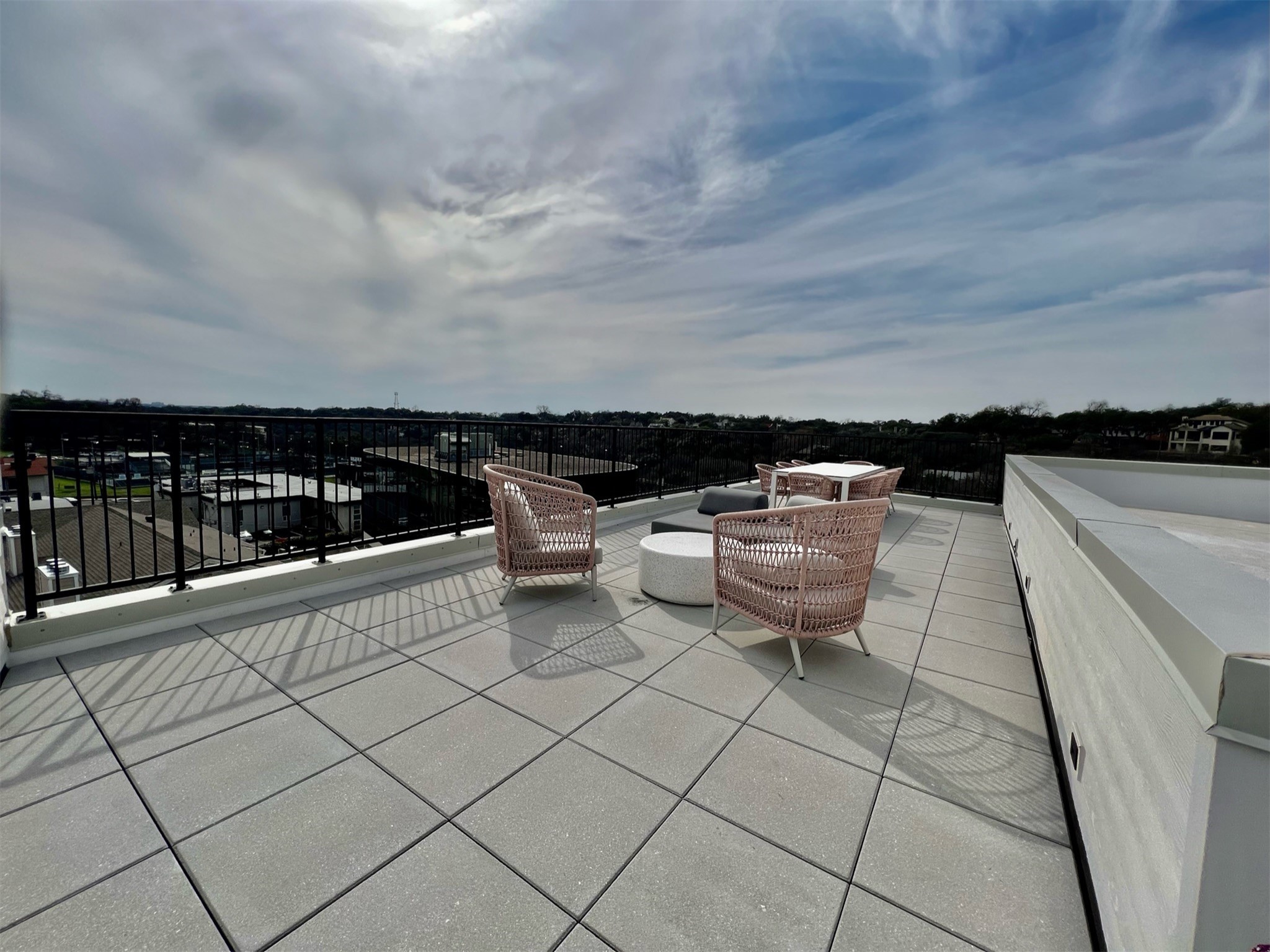 2500 Longview Street, Unit 417 Austin, TX 78705 - Photo 4 of 24 Rooftop terrace