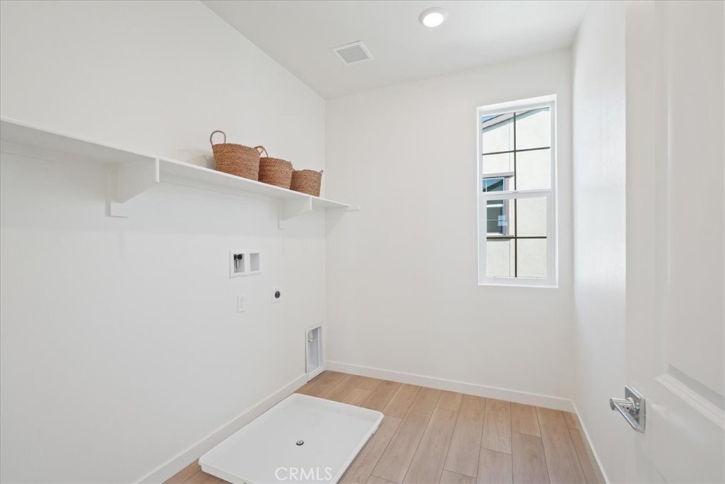 4845 Arroyo Run Moorpark, CA 93021 - Photo 23 of 33 Photos are of model match - exterior and interior finishes may vary
