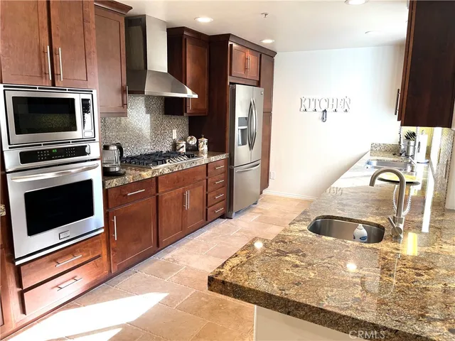 $5,000 | 332 5th Street, Huntington Beach, CA 92648