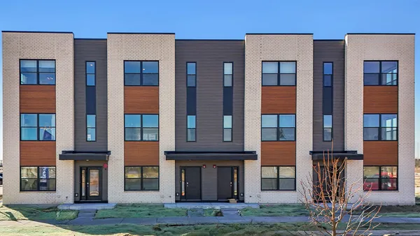 $599,990 | 2229 Waters Edge Drive, Schaumburg, IL 60173