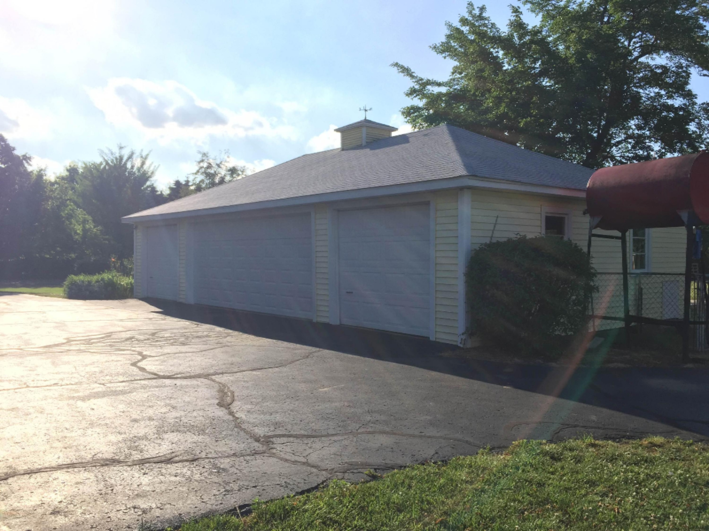 51833 Nottawa Road Mendon, MI 49072 - Photo 2 of 5 Garage