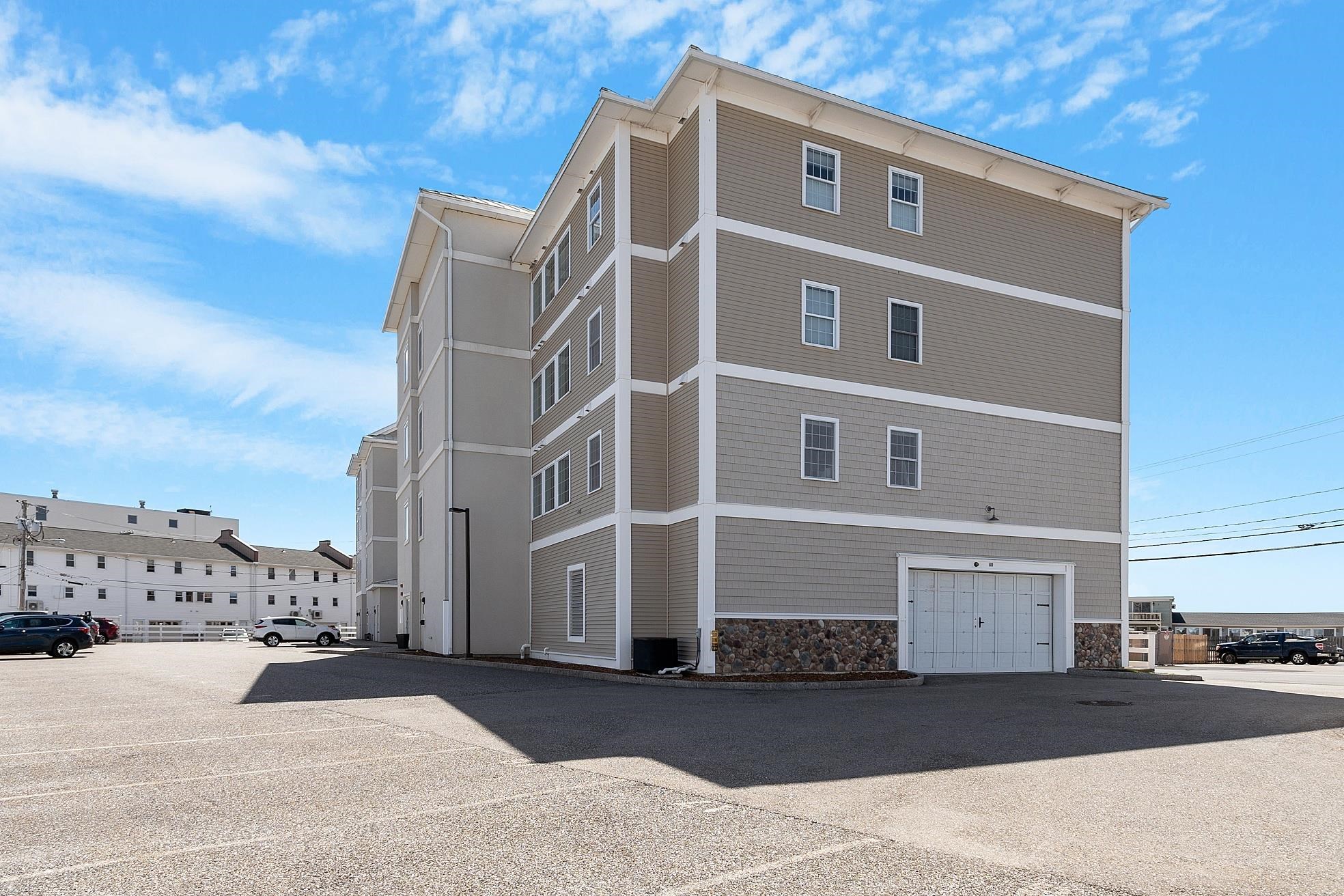 580 Winnacunnet Road, Unit 208 Hampton, NH 03842 - Photo 4 of 35