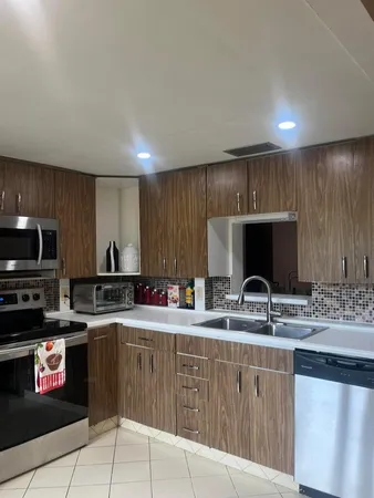 $2,725 | 4302 Martinique Circle, Unit B2, Coconut Creek, FL 33066