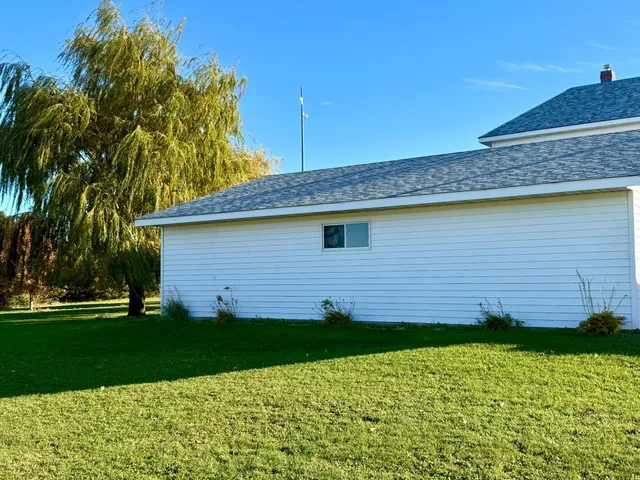 $144,900 | 106 North 2nd Street East, Belview, MN 56214