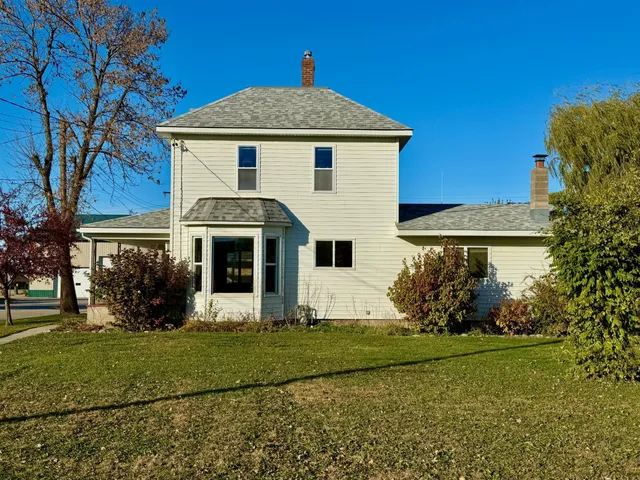 $144,900 | 106 North 2nd Street East, Belview, MN 56214