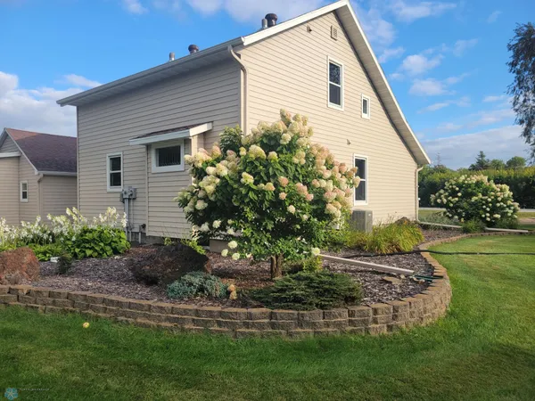 $459,900 | 551 Wall Avenue, Horace, ND 58047