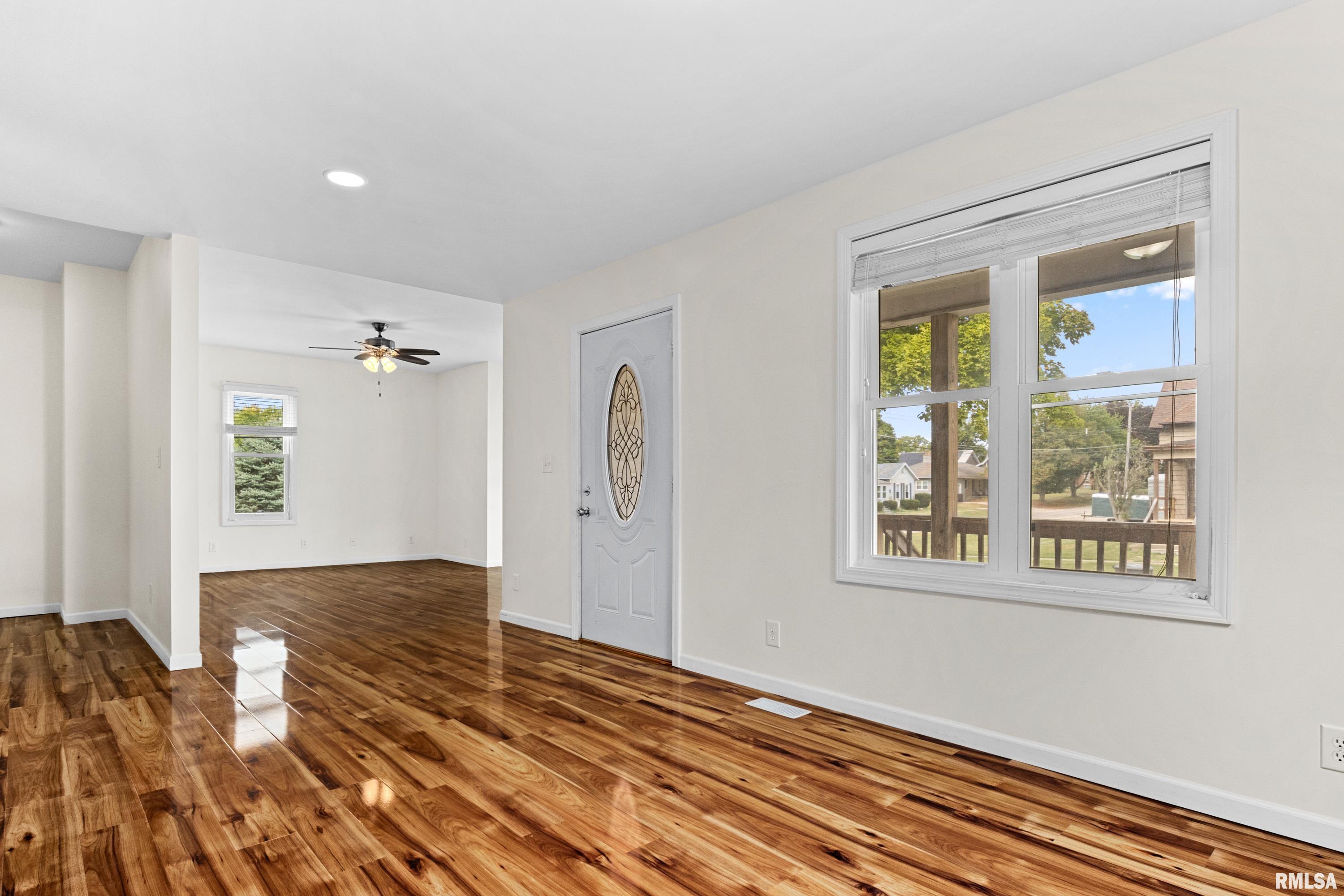 115 West Chestnut Street Washburn, IL 61570 - Photo 12 of 38