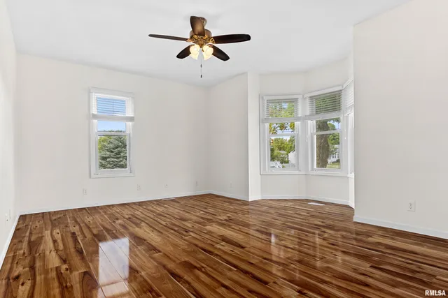 $164,900 | 115 West Chestnut Street, Washburn, IL 61570