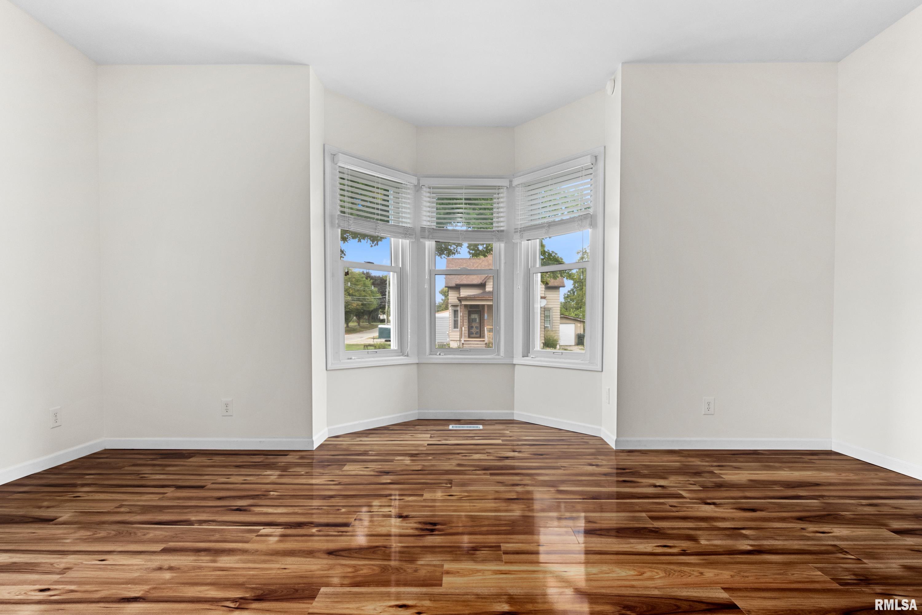 115 West Chestnut Street Washburn, IL 61570 - Photo 17 of 38