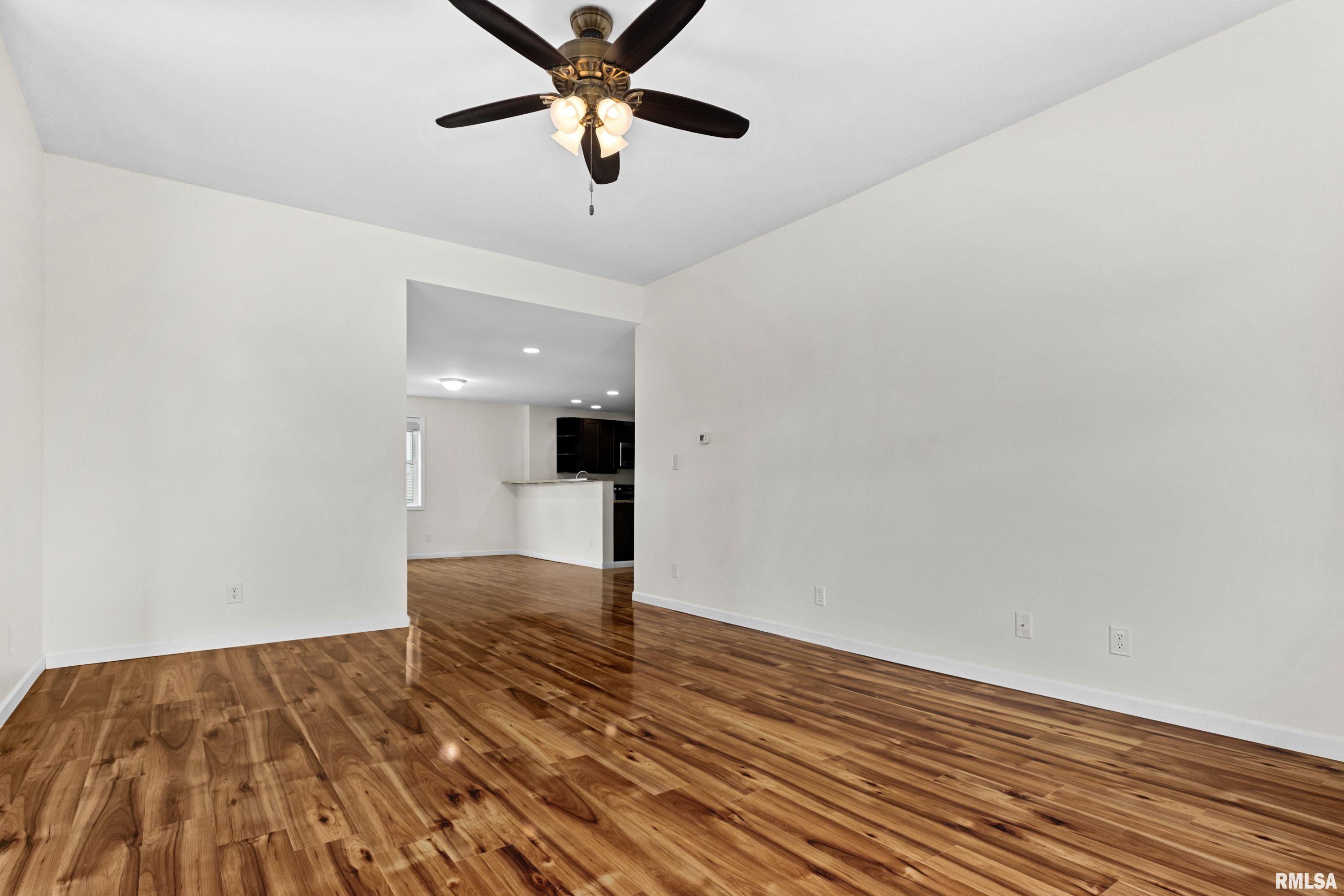 115 West Chestnut Street Washburn, IL 61570 - Photo 18 of 38