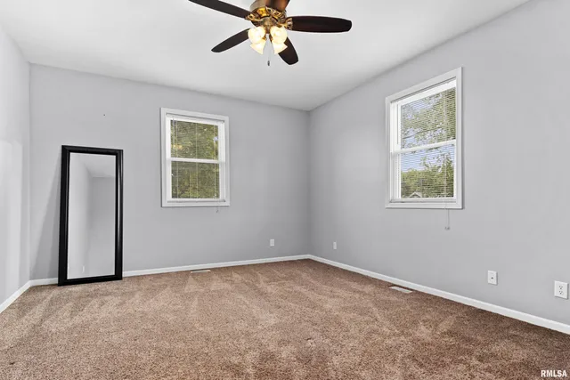 $164,900 | 115 West Chestnut Street, Washburn, IL 61570