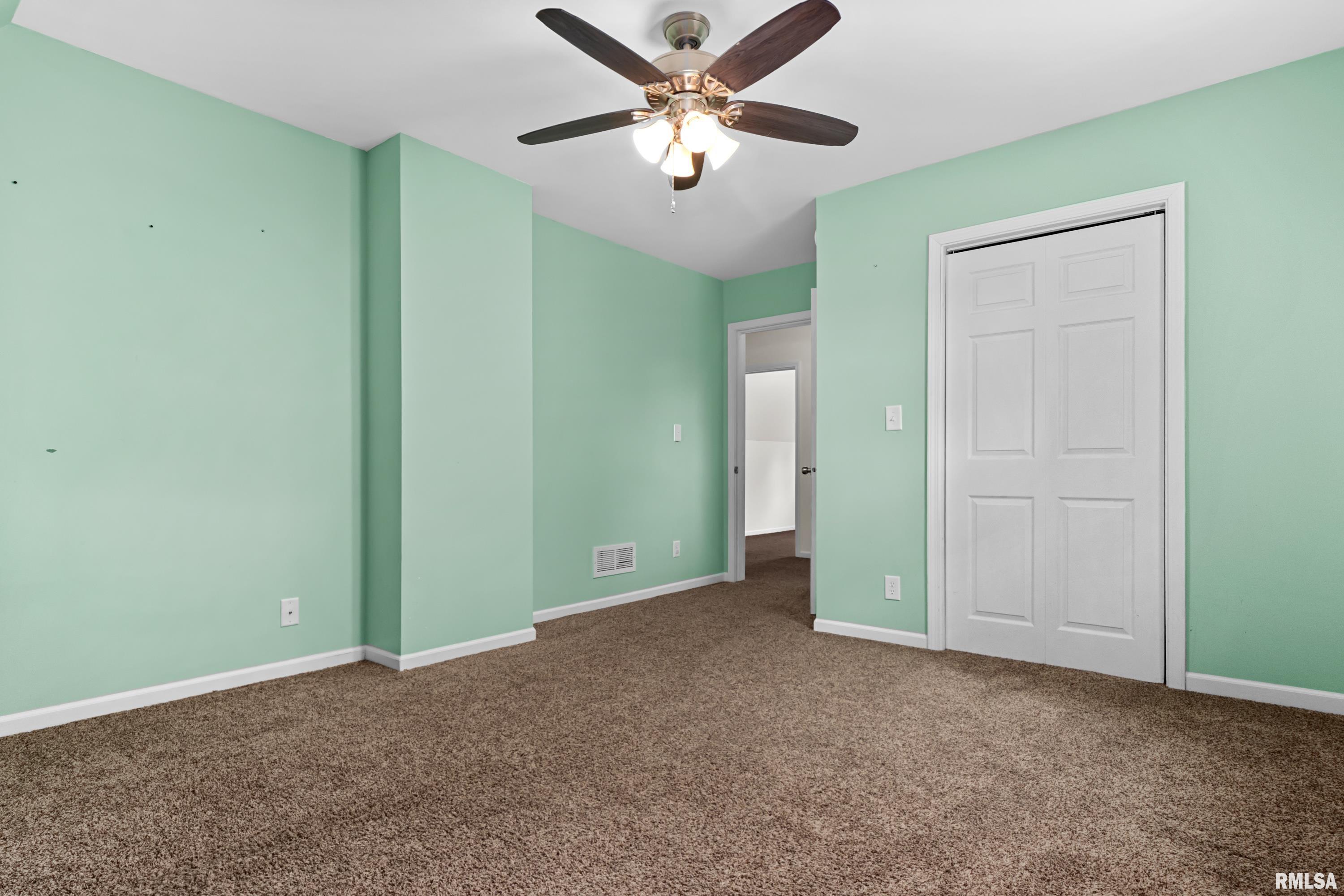 115 West Chestnut Street Washburn, IL 61570 - Photo 26 of 38