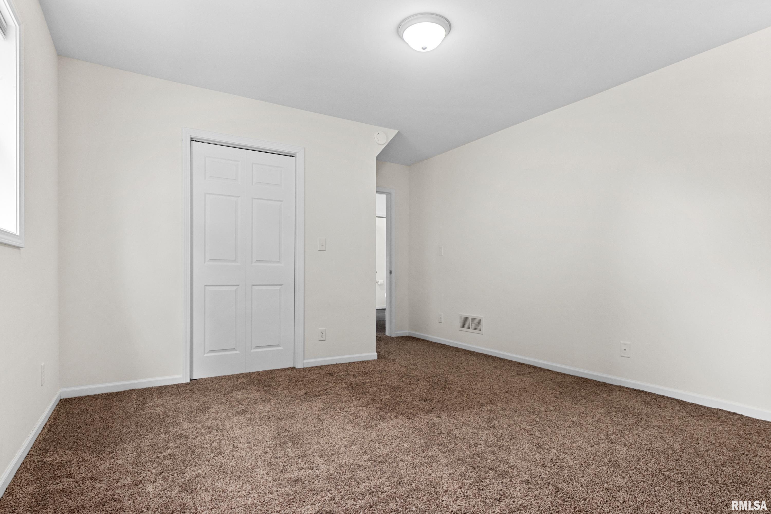 115 West Chestnut Street Washburn, IL 61570 - Photo 29 of 38