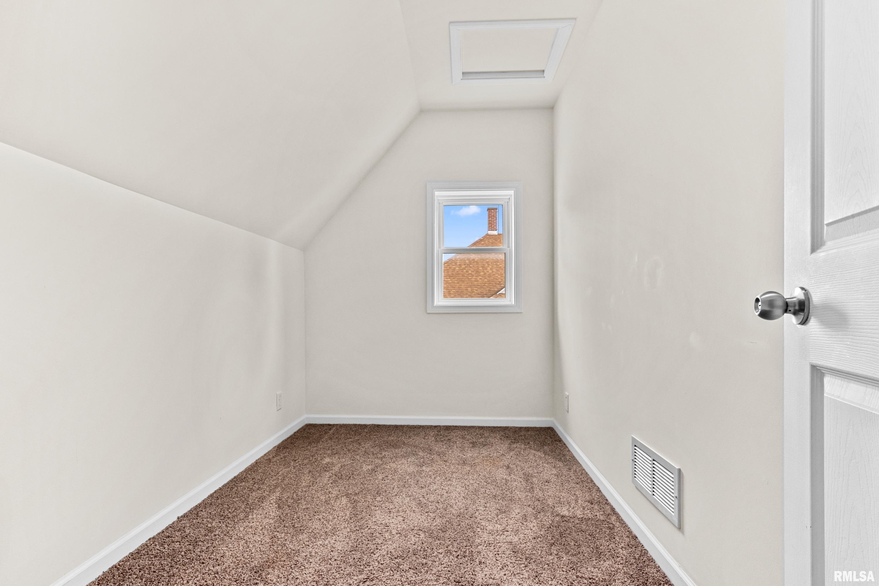 115 West Chestnut Street Washburn, IL 61570 - Photo 30 of 38