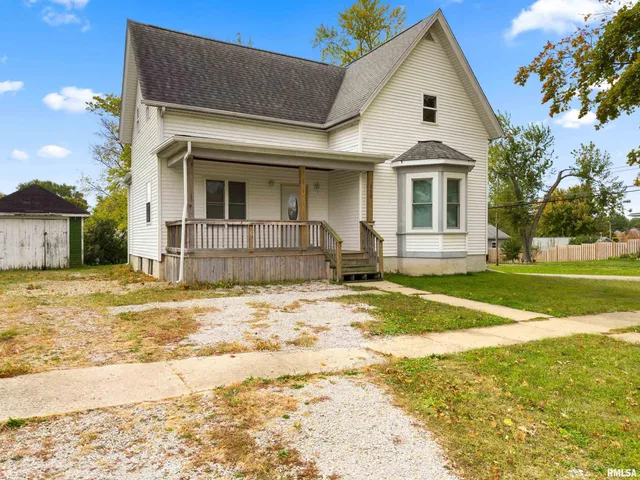 $164,900 | 115 West Chestnut Street, Washburn, IL 61570
