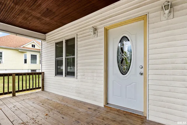 $164,900 | 115 West Chestnut Street, Washburn, IL 61570