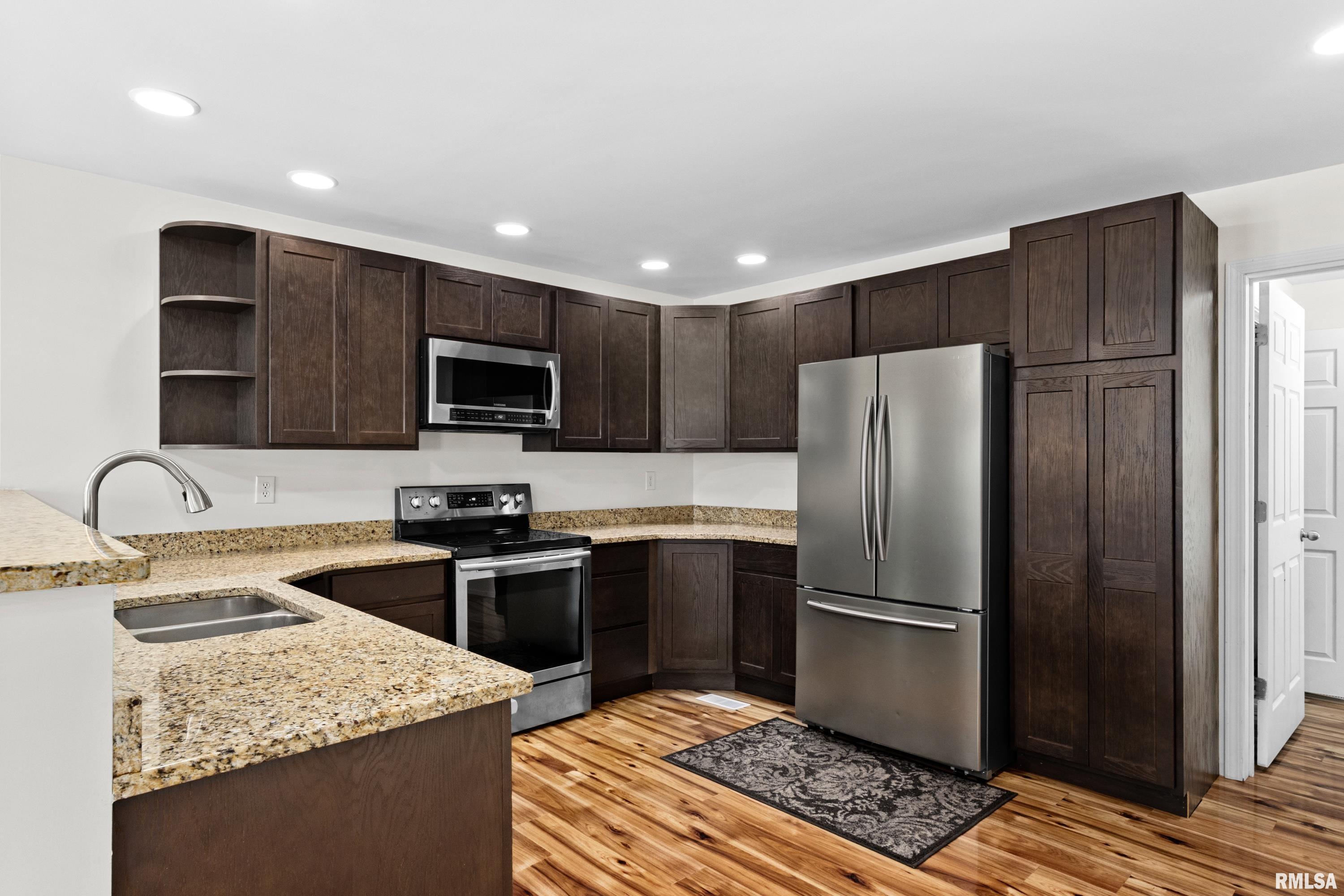 115 West Chestnut Street Washburn, IL 61570 - Photo 7 of 38