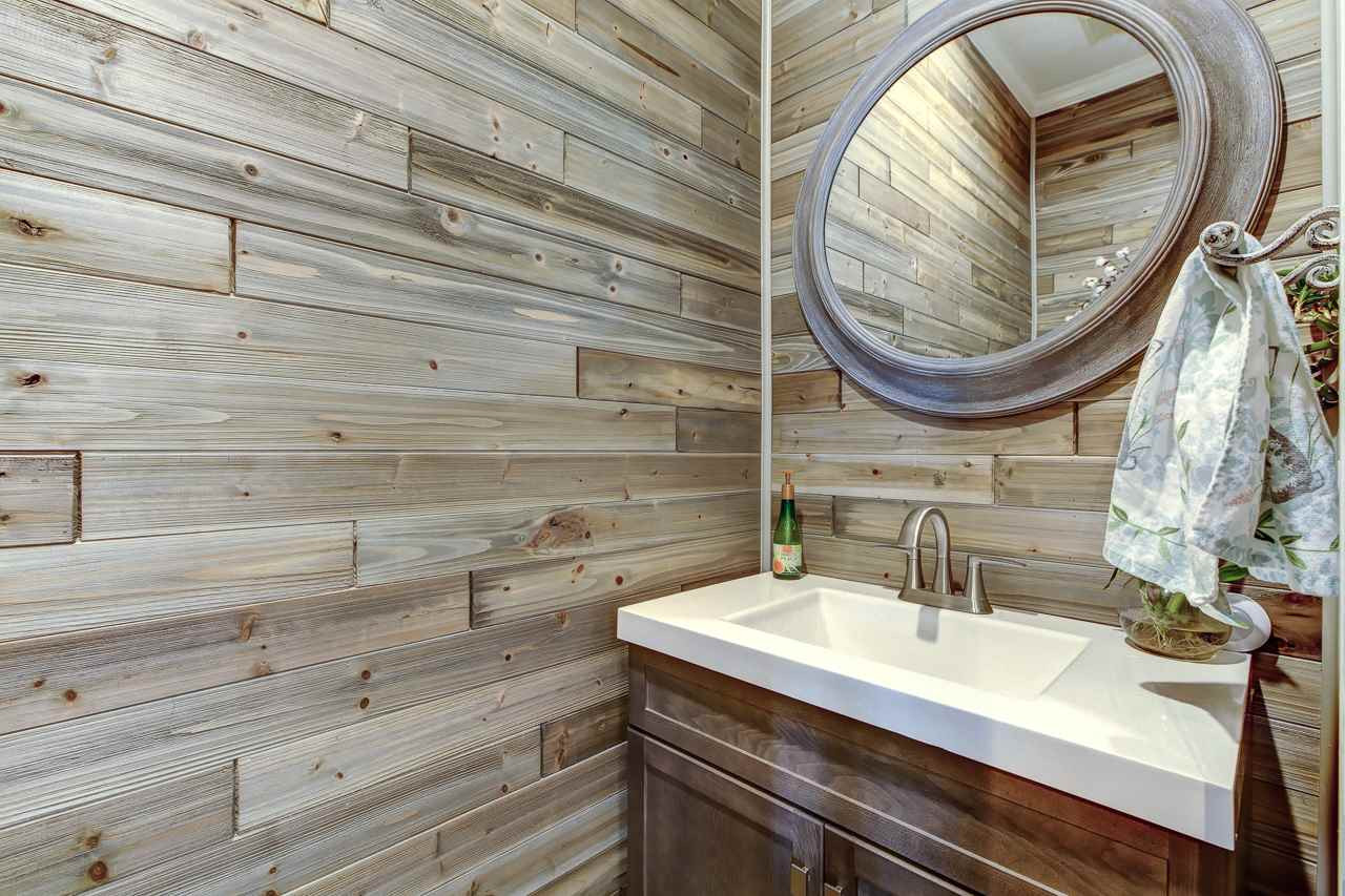 1144 B H Parrish Road Benson, NC 27504 - Photo 23 of 25 Bathroom