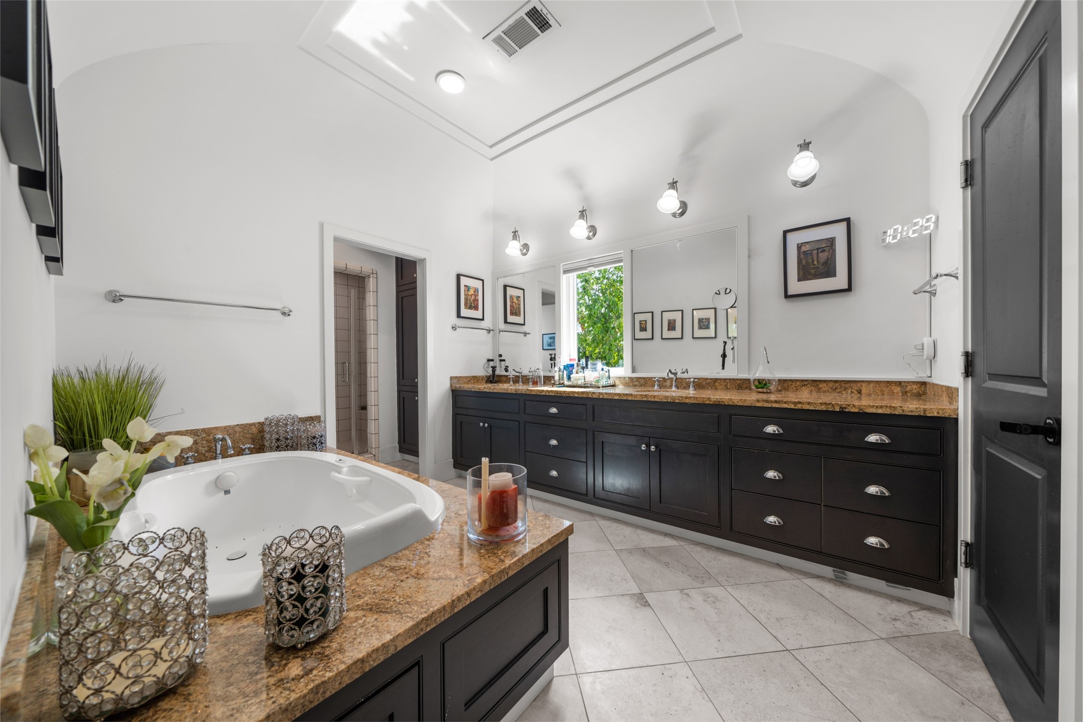 2014 Decatur Street Houston, TX 77007 - Photo 17 of 41 a living room with granite countertop furniture and a potted plant