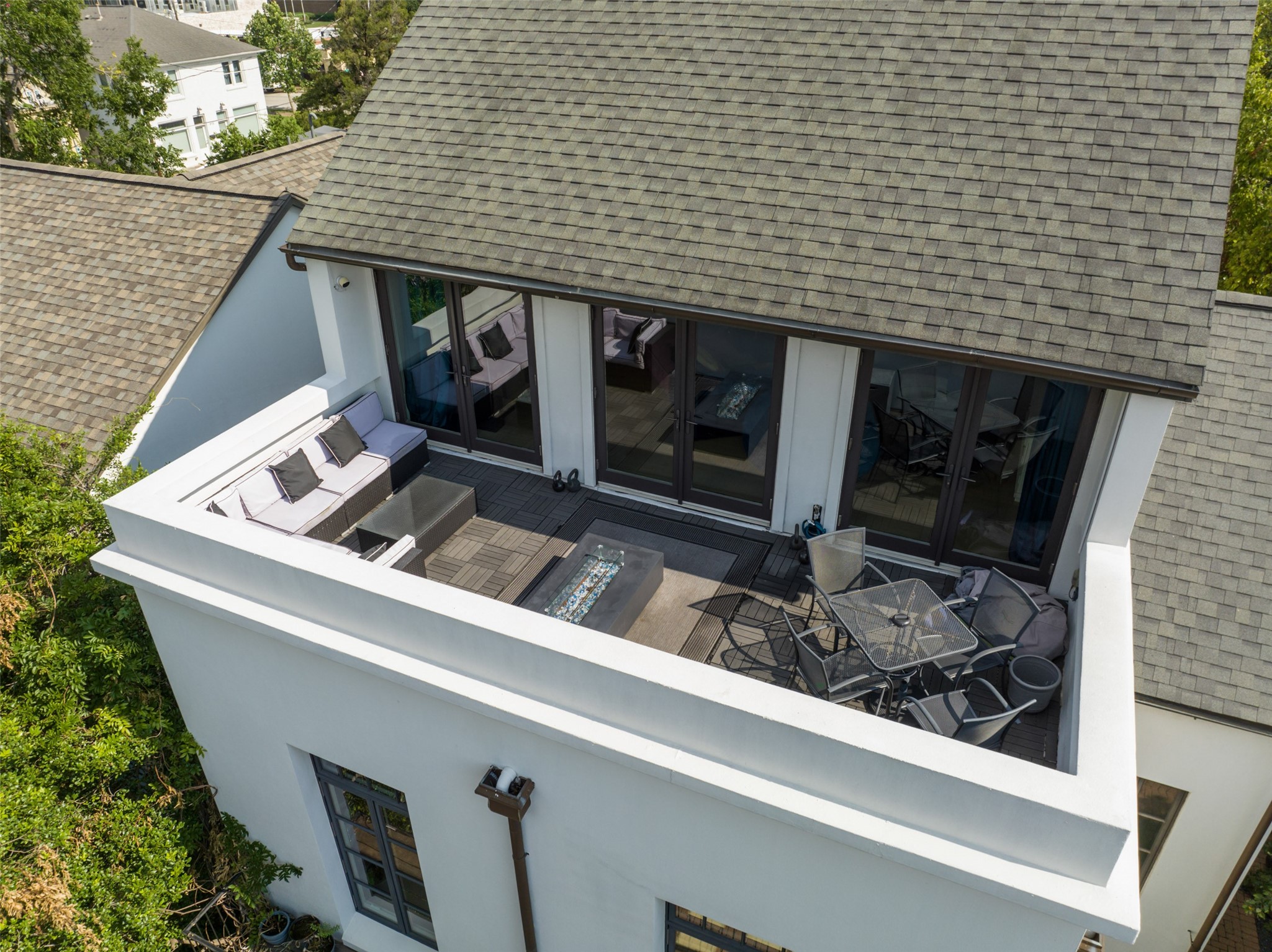2014 Decatur Street Houston, TX 77007 - Photo 37 of 41 a view of a two chair in the balcony