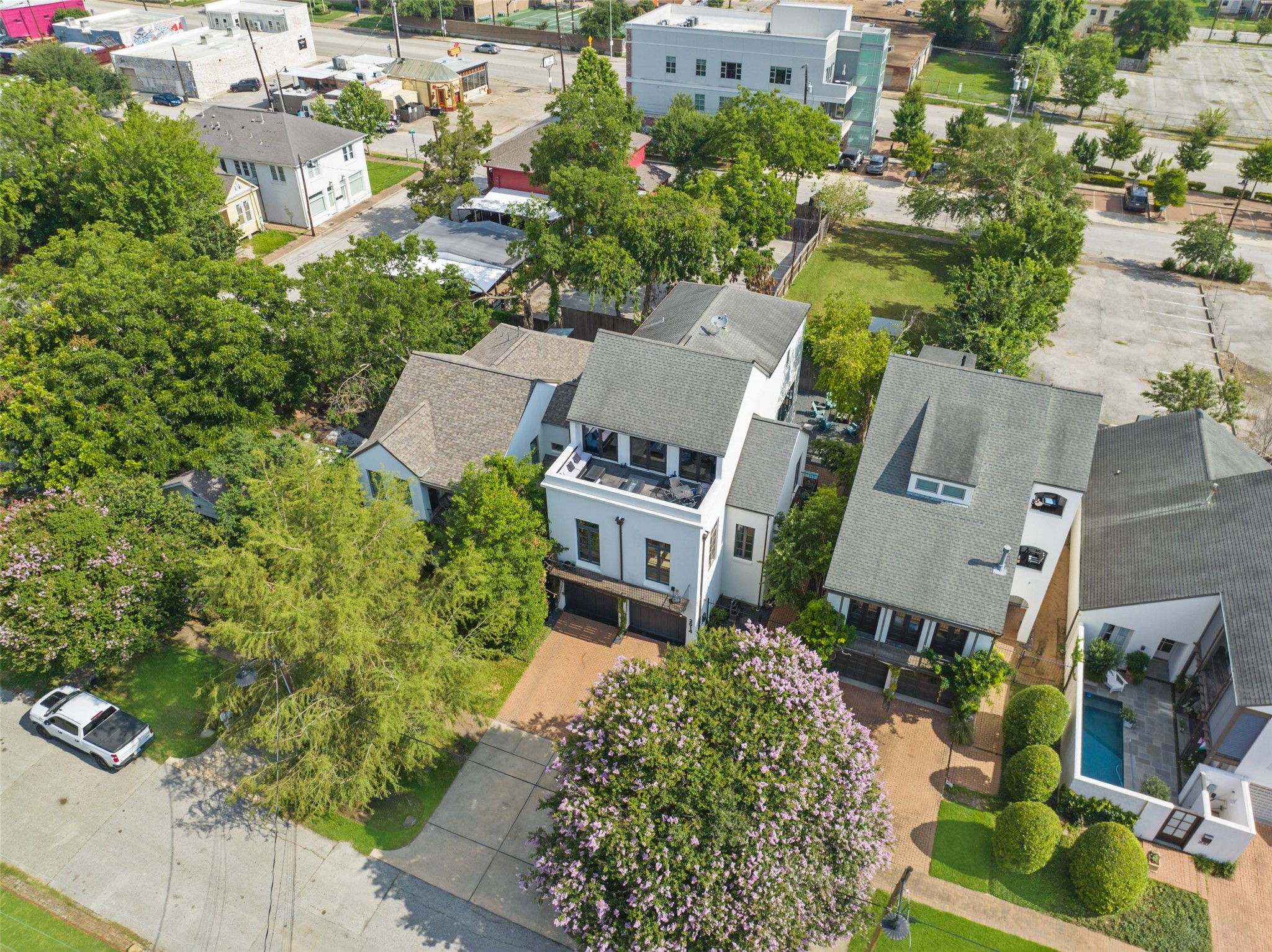 2014 Decatur Street Houston, TX 77007 - Photo 39 of 41 an aerial view of residential houses with outdoor space
