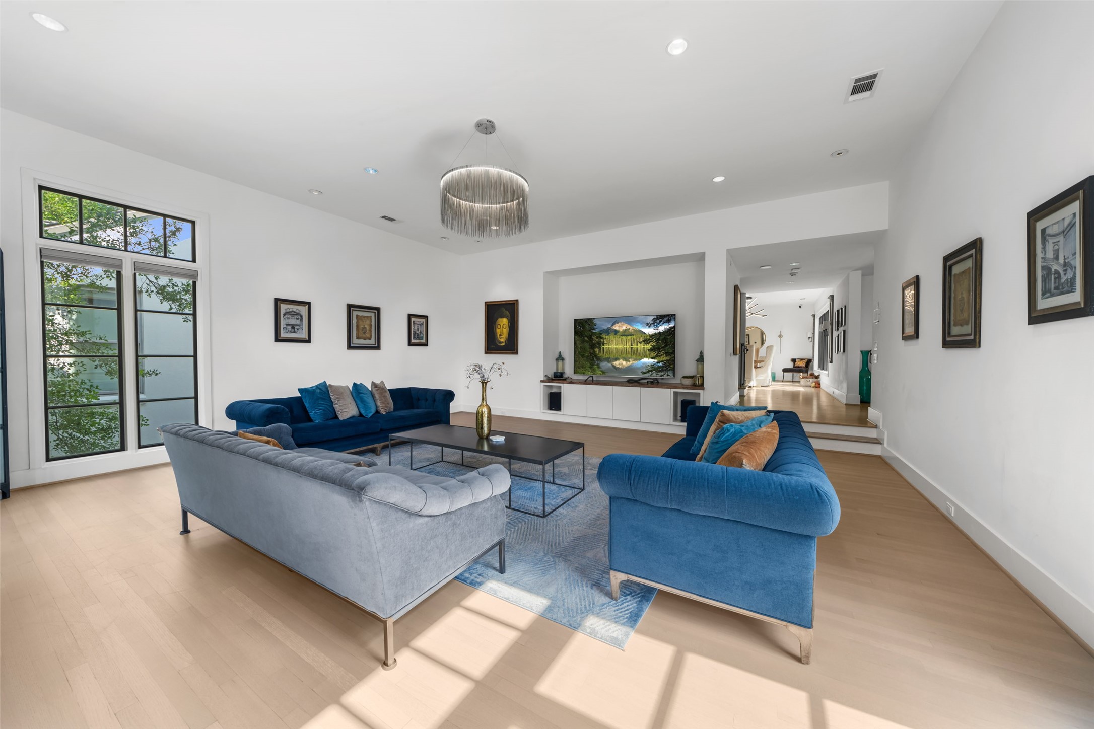 2014 Decatur Street Houston, TX 77007 - Photo 7 of 41 a living room with furniture and a large window