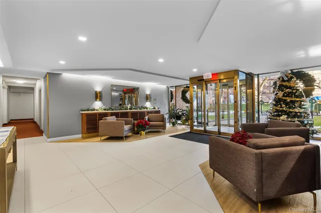 $199,900 | 120 East Hartsdale Avenue, Unit 3Q, Hartsdale, NY 10530