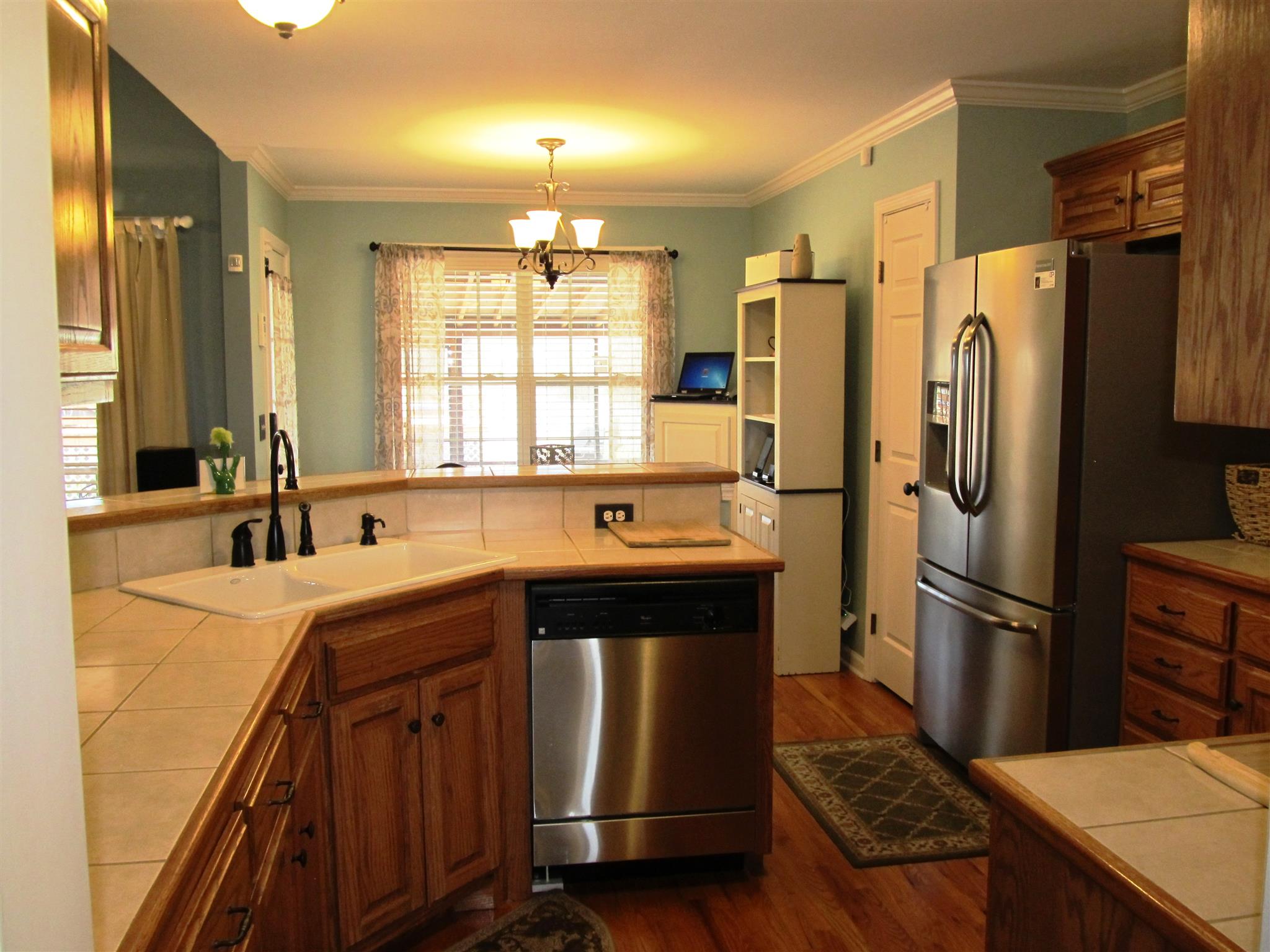 859 Longview Road Shelbyville, TN 37160 - Photo 8 of 30 SS appliances, Refrigerator stays, new garbage disposal