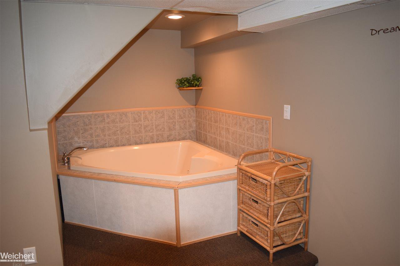 5267 East 13 Mile Road Warren, MI 48092 - Photo 26 of 28 31301660-25.JPG