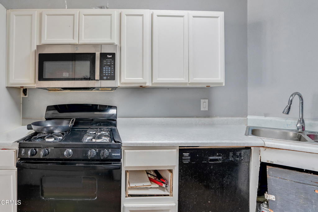 2941 West Hemlock Street, Unit 22 Oxnard, CA 93035 - Photo 9 of 14