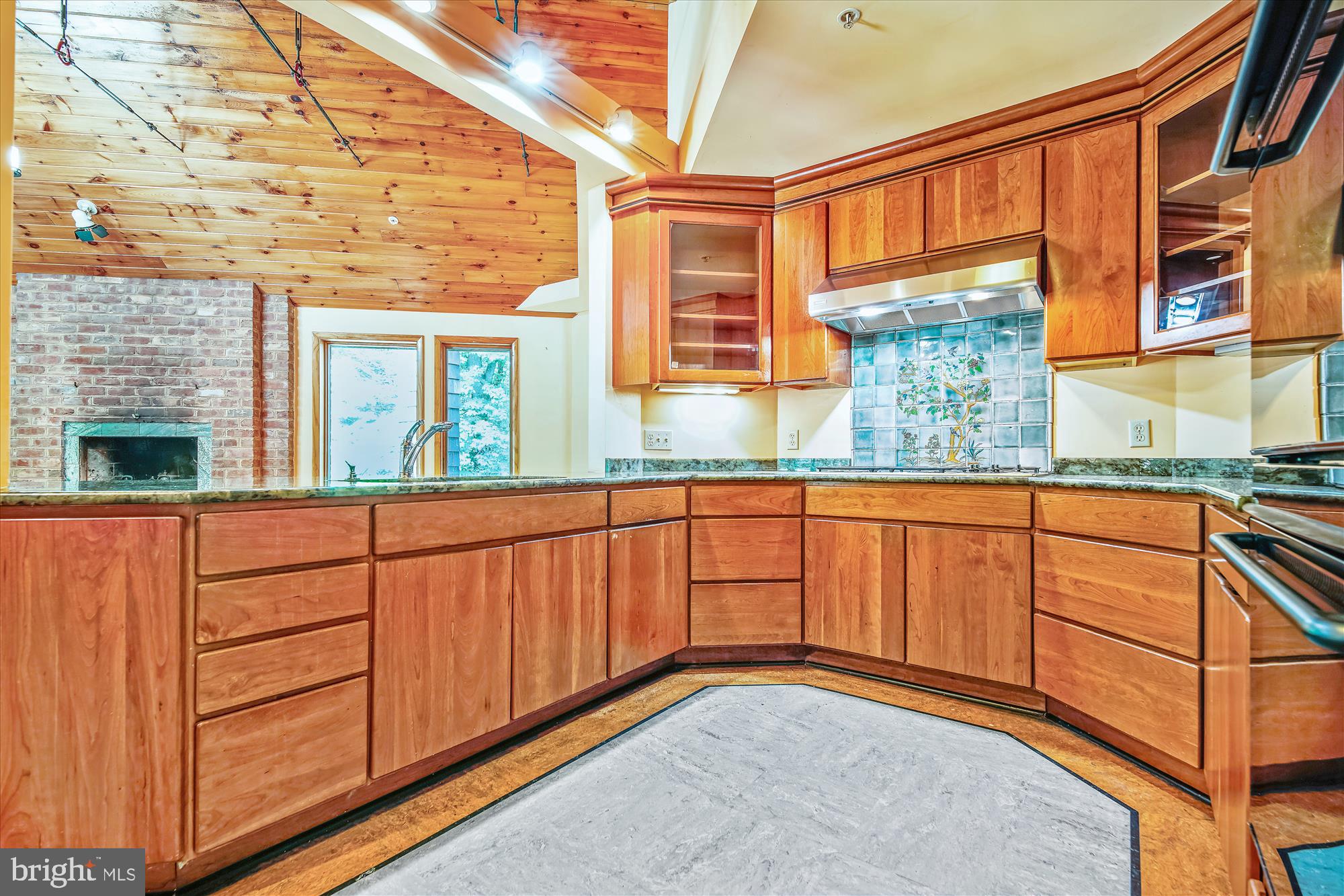 14702 West Auburn Road Accokeek, MD 20607 - Photo 24 of 76 Gourmet kitchen