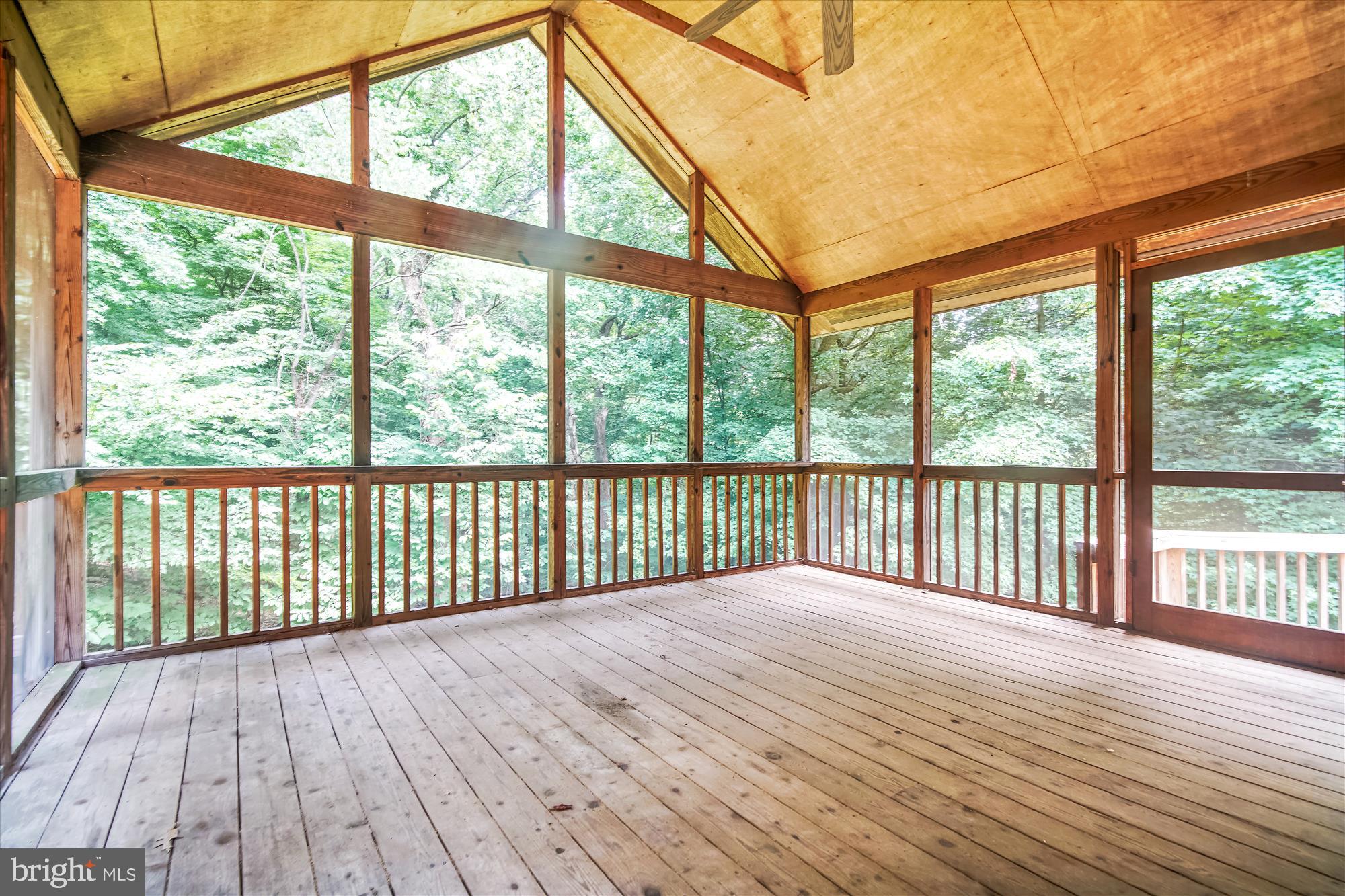 14702 West Auburn Road Accokeek, MD 20607 - Photo 29 of 76 Large screened porch