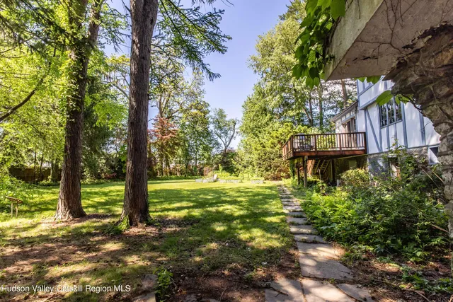 $1,100,000 | 2 Malden Avenue, Saugerties, NY 12477