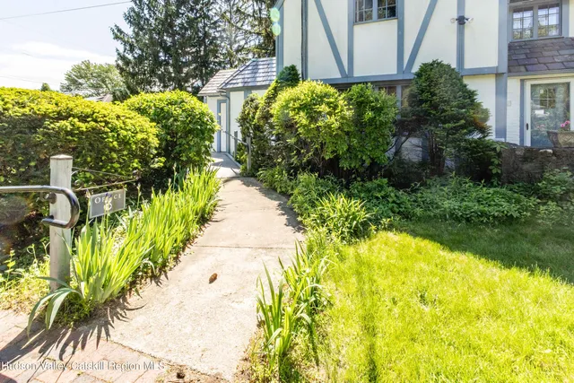 $1,100,000 | 2 Malden Avenue, Saugerties, NY 12477