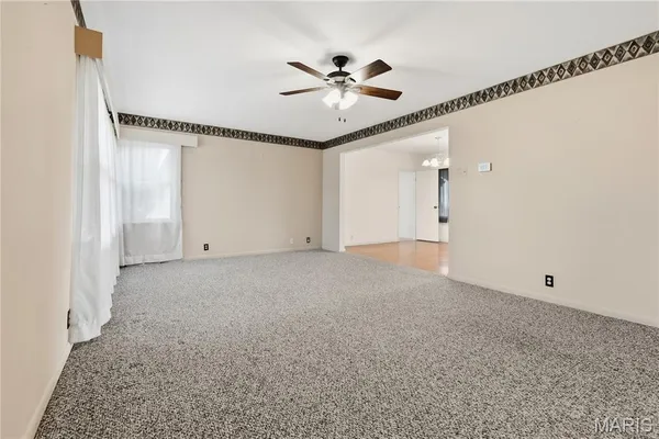 $249,900 | 206 Oak Street, Raymond, IL 62560