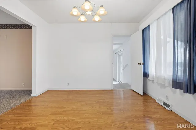 $249,900 | 206 Oak Street, Raymond, IL 62560