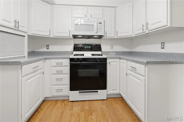 $249,900 | 206 Oak Street, Raymond, IL 62560