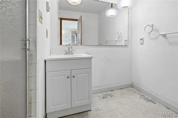 $249,900 | 206 Oak Street, Raymond, IL 62560