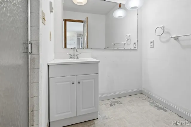 $249,900 | 206 Oak Street, Raymond, IL 62560