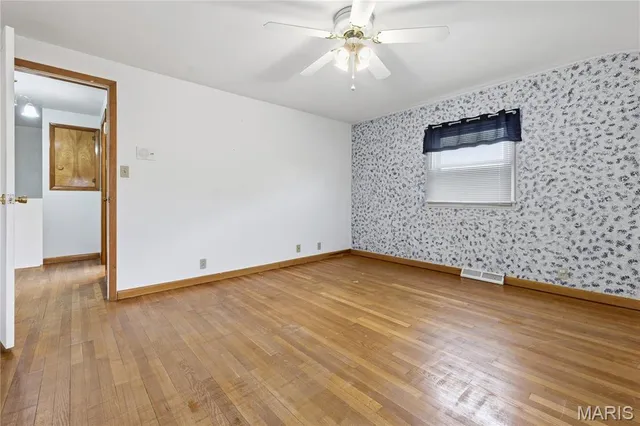 $249,900 | 206 Oak Street, Raymond, IL 62560